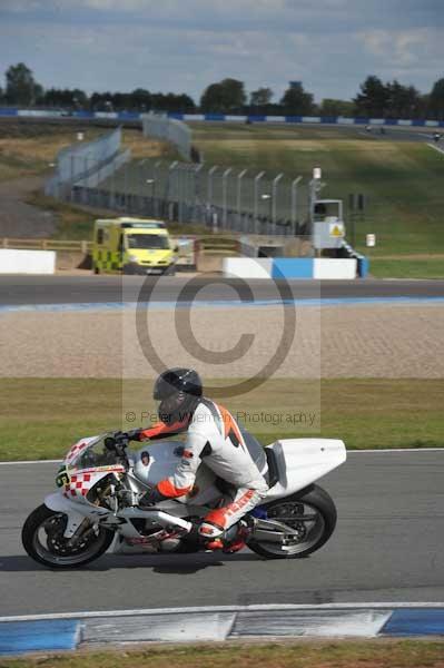 Motorcycle action photographs;donington;donington park leicestershire;donington photographs;event digital images;eventdigitalimages;no limits trackday;peter wileman photography;trackday;trackday digital images;trackday photos
