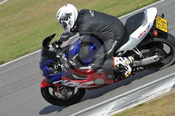 Motorcycle action photographs;donington;donington park leicestershire;donington photographs;event digital images;eventdigitalimages;no limits trackday;peter wileman photography;trackday;trackday digital images;trackday photos