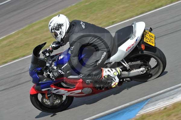 Motorcycle action photographs;donington;donington park leicestershire;donington photographs;event digital images;eventdigitalimages;no limits trackday;peter wileman photography;trackday;trackday digital images;trackday photos