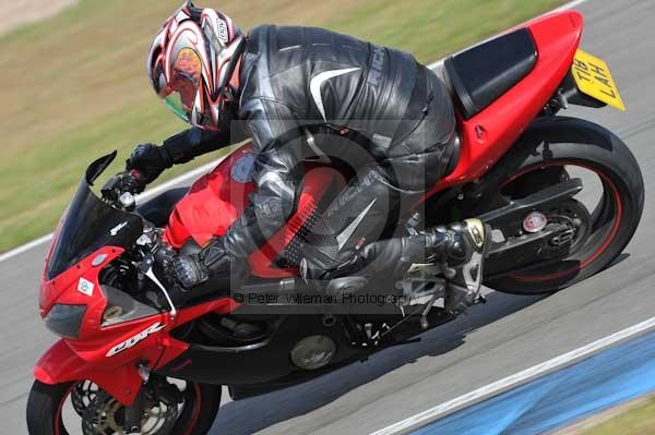 Motorcycle action photographs;donington;donington park leicestershire;donington photographs;event digital images;eventdigitalimages;no limits trackday;peter wileman photography;trackday;trackday digital images;trackday photos