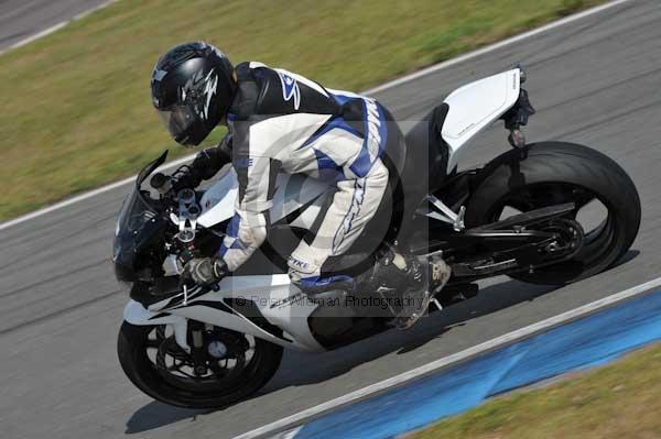 Motorcycle action photographs;donington;donington park leicestershire;donington photographs;event digital images;eventdigitalimages;no limits trackday;peter wileman photography;trackday;trackday digital images;trackday photos