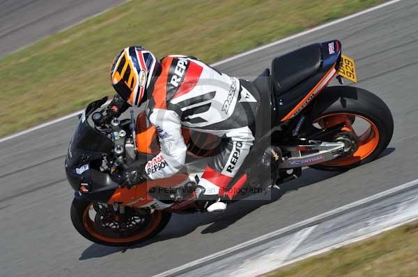 Motorcycle action photographs;donington;donington park leicestershire;donington photographs;event digital images;eventdigitalimages;no limits trackday;peter wileman photography;trackday;trackday digital images;trackday photos