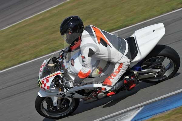 Motorcycle action photographs;donington;donington park leicestershire;donington photographs;event digital images;eventdigitalimages;no limits trackday;peter wileman photography;trackday;trackday digital images;trackday photos