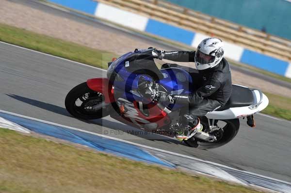Motorcycle action photographs;donington;donington park leicestershire;donington photographs;event digital images;eventdigitalimages;no limits trackday;peter wileman photography;trackday;trackday digital images;trackday photos