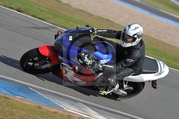 Motorcycle action photographs;donington;donington park leicestershire;donington photographs;event digital images;eventdigitalimages;no limits trackday;peter wileman photography;trackday;trackday digital images;trackday photos