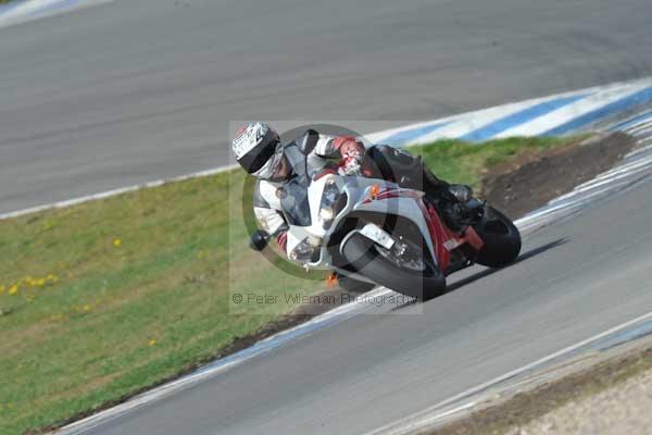 Motorcycle action photographs;donington;donington park leicestershire;donington photographs;event digital images;eventdigitalimages;no limits trackday;peter wileman photography;trackday;trackday digital images;trackday photos