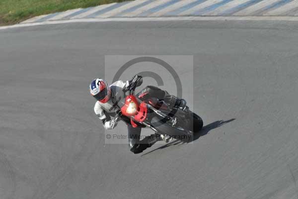Motorcycle action photographs;donington;donington park leicestershire;donington photographs;event digital images;eventdigitalimages;no limits trackday;peter wileman photography;trackday;trackday digital images;trackday photos