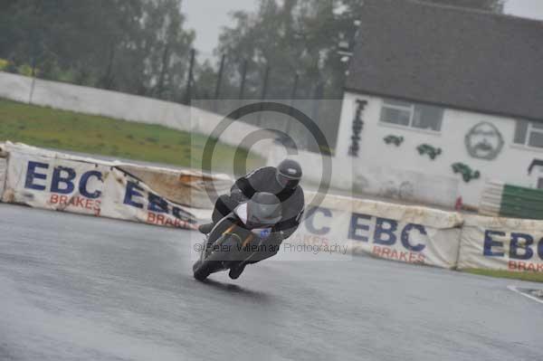 Mallory park Leicestershire;Mallory park photographs;Motorcycle action photographs;event digital images;eventdigitalimages;mallory park;no limits trackday;peter wileman photography;trackday;trackday digital images;trackday photos