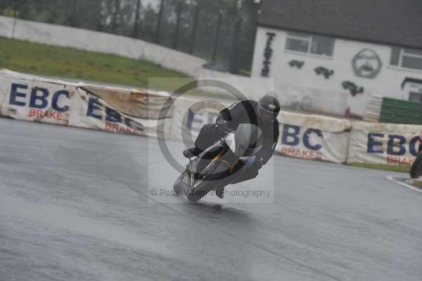 Mallory park Leicestershire;Mallory park photographs;Motorcycle action photographs;event digital images;eventdigitalimages;mallory park;no limits trackday;peter wileman photography;trackday;trackday digital images;trackday photos