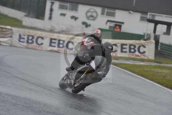 Mallory park Leicestershire;Mallory park photographs;Motorcycle action photographs;event digital images;eventdigitalimages;mallory park;no limits trackday;peter wileman photography;trackday;trackday digital images;trackday photos