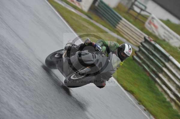 Mallory park Leicestershire;Mallory park photographs;Motorcycle action photographs;event digital images;eventdigitalimages;mallory park;no limits trackday;peter wileman photography;trackday;trackday digital images;trackday photos