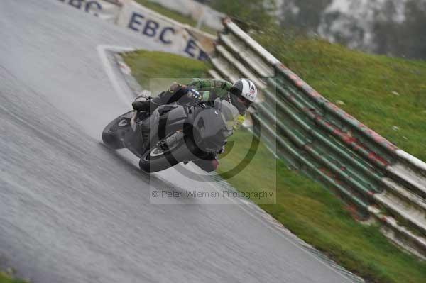 Mallory park Leicestershire;Mallory park photographs;Motorcycle action photographs;event digital images;eventdigitalimages;mallory park;no limits trackday;peter wileman photography;trackday;trackday digital images;trackday photos