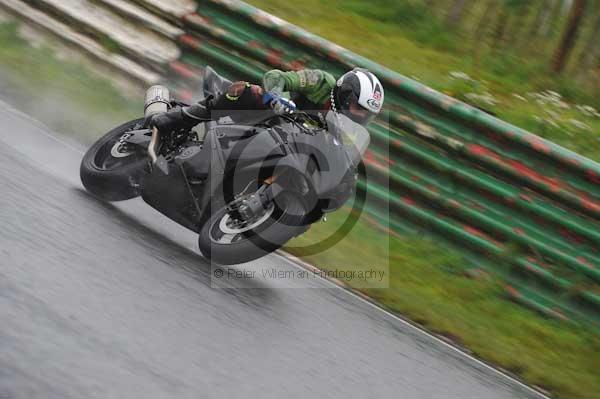 Mallory park Leicestershire;Mallory park photographs;Motorcycle action photographs;event digital images;eventdigitalimages;mallory park;no limits trackday;peter wileman photography;trackday;trackday digital images;trackday photos