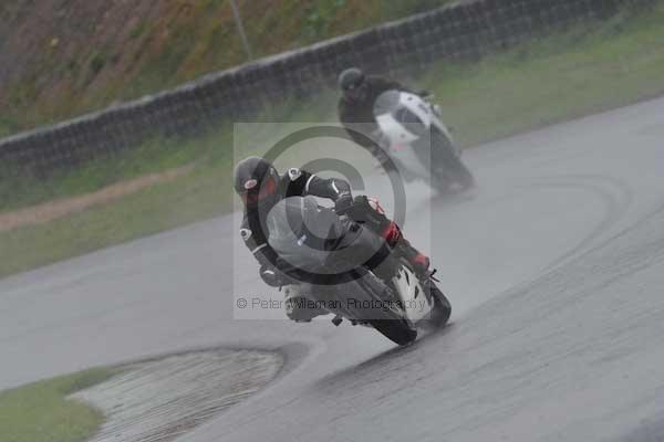 Mallory park Leicestershire;Mallory park photographs;Motorcycle action photographs;event digital images;eventdigitalimages;mallory park;no limits trackday;peter wileman photography;trackday;trackday digital images;trackday photos
