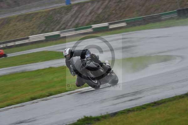 Mallory park Leicestershire;Mallory park photographs;Motorcycle action photographs;event digital images;eventdigitalimages;mallory park;no limits trackday;peter wileman photography;trackday;trackday digital images;trackday photos