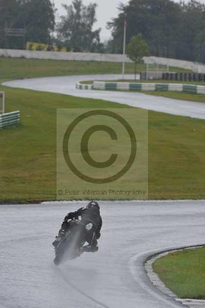 Mallory park Leicestershire;Mallory park photographs;Motorcycle action photographs;event digital images;eventdigitalimages;mallory park;no limits trackday;peter wileman photography;trackday;trackday digital images;trackday photos