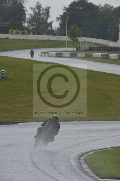 Mallory park Leicestershire;Mallory park photographs;Motorcycle action photographs;event digital images;eventdigitalimages;mallory park;no limits trackday;peter wileman photography;trackday;trackday digital images;trackday photos