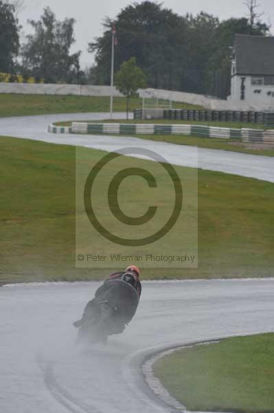 Mallory park Leicestershire;Mallory park photographs;Motorcycle action photographs;event digital images;eventdigitalimages;mallory park;no limits trackday;peter wileman photography;trackday;trackday digital images;trackday photos