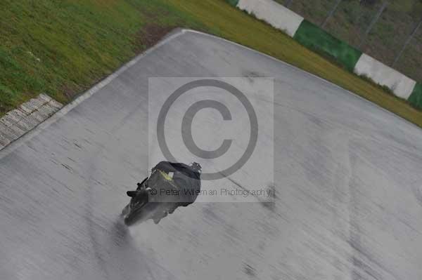 Mallory park Leicestershire;Mallory park photographs;Motorcycle action photographs;event digital images;eventdigitalimages;mallory park;no limits trackday;peter wileman photography;trackday;trackday digital images;trackday photos