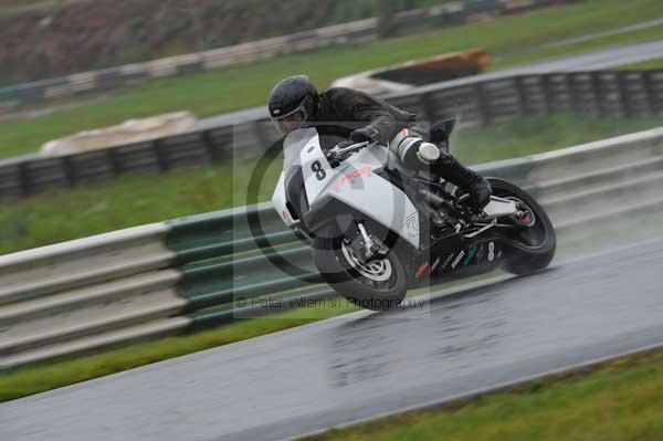 Mallory park Leicestershire;Mallory park photographs;Motorcycle action photographs;event digital images;eventdigitalimages;mallory park;no limits trackday;peter wileman photography;trackday;trackday digital images;trackday photos