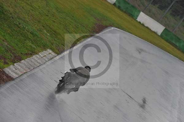 Mallory park Leicestershire;Mallory park photographs;Motorcycle action photographs;event digital images;eventdigitalimages;mallory park;no limits trackday;peter wileman photography;trackday;trackday digital images;trackday photos
