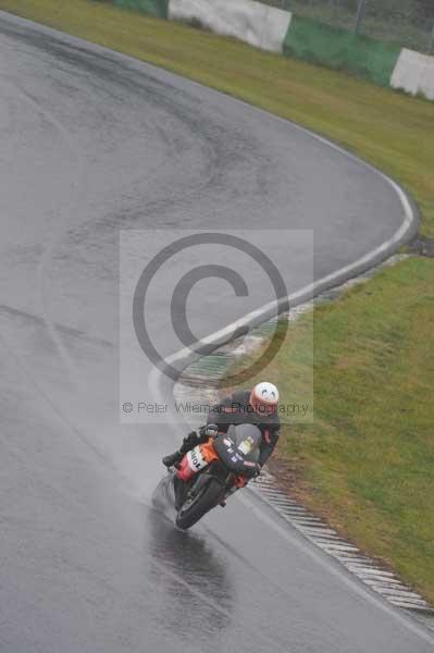 Mallory park Leicestershire;Mallory park photographs;Motorcycle action photographs;event digital images;eventdigitalimages;mallory park;no limits trackday;peter wileman photography;trackday;trackday digital images;trackday photos