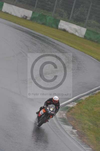 Mallory park Leicestershire;Mallory park photographs;Motorcycle action photographs;event digital images;eventdigitalimages;mallory park;no limits trackday;peter wileman photography;trackday;trackday digital images;trackday photos