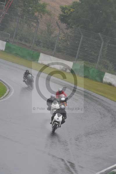 Mallory park Leicestershire;Mallory park photographs;Motorcycle action photographs;event digital images;eventdigitalimages;mallory park;no limits trackday;peter wileman photography;trackday;trackday digital images;trackday photos