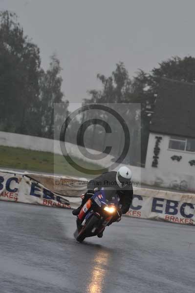 Mallory park Leicestershire;Mallory park photographs;Motorcycle action photographs;event digital images;eventdigitalimages;mallory park;no limits trackday;peter wileman photography;trackday;trackday digital images;trackday photos