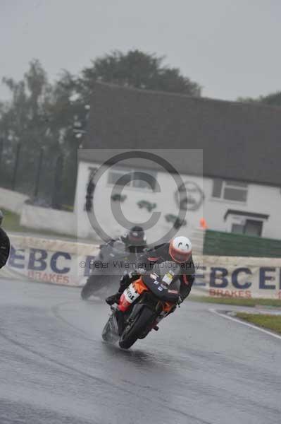 Mallory park Leicestershire;Mallory park photographs;Motorcycle action photographs;event digital images;eventdigitalimages;mallory park;no limits trackday;peter wileman photography;trackday;trackday digital images;trackday photos