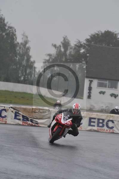 Mallory park Leicestershire;Mallory park photographs;Motorcycle action photographs;event digital images;eventdigitalimages;mallory park;no limits trackday;peter wileman photography;trackday;trackday digital images;trackday photos