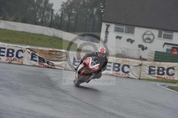 Mallory park Leicestershire;Mallory park photographs;Motorcycle action photographs;event digital images;eventdigitalimages;mallory park;no limits trackday;peter wileman photography;trackday;trackday digital images;trackday photos