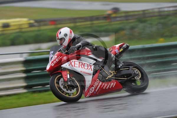 Mallory park Leicestershire;Mallory park photographs;Motorcycle action photographs;event digital images;eventdigitalimages;mallory park;no limits trackday;peter wileman photography;trackday;trackday digital images;trackday photos