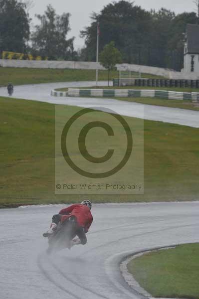 Mallory park Leicestershire;Mallory park photographs;Motorcycle action photographs;event digital images;eventdigitalimages;mallory park;no limits trackday;peter wileman photography;trackday;trackday digital images;trackday photos