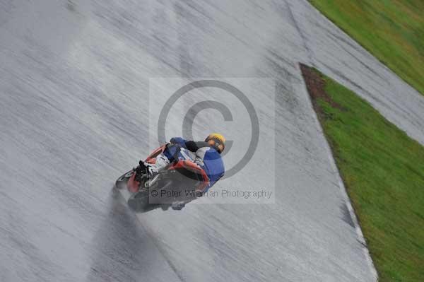 Mallory park Leicestershire;Mallory park photographs;Motorcycle action photographs;event digital images;eventdigitalimages;mallory park;no limits trackday;peter wileman photography;trackday;trackday digital images;trackday photos
