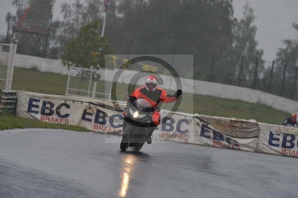 Mallory park Leicestershire;Mallory park photographs;Motorcycle action photographs;event digital images;eventdigitalimages;mallory park;no limits trackday;peter wileman photography;trackday;trackday digital images;trackday photos