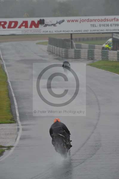 Mallory park Leicestershire;Mallory park photographs;Motorcycle action photographs;event digital images;eventdigitalimages;mallory park;no limits trackday;peter wileman photography;trackday;trackday digital images;trackday photos