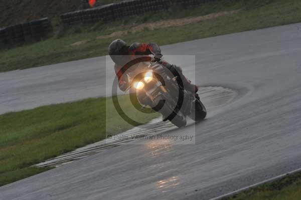 Mallory park Leicestershire;Mallory park photographs;Motorcycle action photographs;event digital images;eventdigitalimages;mallory park;no limits trackday;peter wileman photography;trackday;trackday digital images;trackday photos