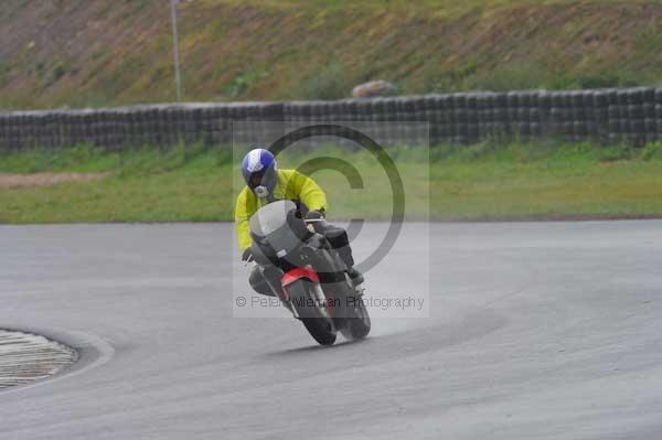 Mallory park Leicestershire;Mallory park photographs;Motorcycle action photographs;event digital images;eventdigitalimages;mallory park;no limits trackday;peter wileman photography;trackday;trackday digital images;trackday photos