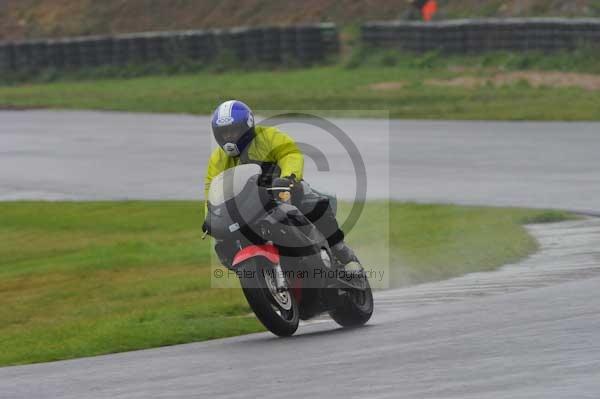 Mallory park Leicestershire;Mallory park photographs;Motorcycle action photographs;event digital images;eventdigitalimages;mallory park;no limits trackday;peter wileman photography;trackday;trackday digital images;trackday photos