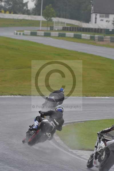 Mallory park Leicestershire;Mallory park photographs;Motorcycle action photographs;event digital images;eventdigitalimages;mallory park;no limits trackday;peter wileman photography;trackday;trackday digital images;trackday photos