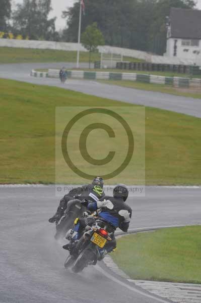 Mallory park Leicestershire;Mallory park photographs;Motorcycle action photographs;event digital images;eventdigitalimages;mallory park;no limits trackday;peter wileman photography;trackday;trackday digital images;trackday photos