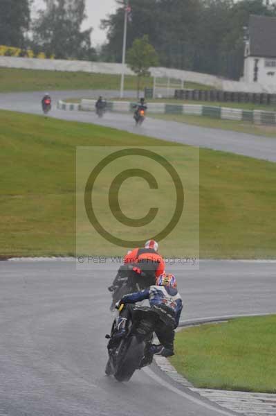 Mallory park Leicestershire;Mallory park photographs;Motorcycle action photographs;event digital images;eventdigitalimages;mallory park;no limits trackday;peter wileman photography;trackday;trackday digital images;trackday photos