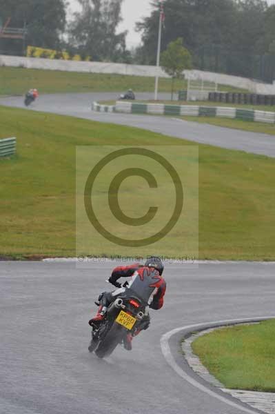 Mallory park Leicestershire;Mallory park photographs;Motorcycle action photographs;event digital images;eventdigitalimages;mallory park;no limits trackday;peter wileman photography;trackday;trackday digital images;trackday photos