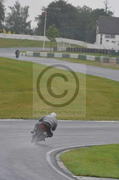Mallory park Leicestershire;Mallory park photographs;Motorcycle action photographs;event digital images;eventdigitalimages;mallory park;no limits trackday;peter wileman photography;trackday;trackday digital images;trackday photos