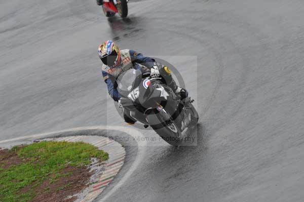 Mallory park Leicestershire;Mallory park photographs;Motorcycle action photographs;event digital images;eventdigitalimages;mallory park;no limits trackday;peter wileman photography;trackday;trackday digital images;trackday photos