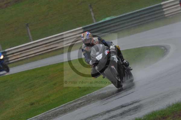 Mallory park Leicestershire;Mallory park photographs;Motorcycle action photographs;event digital images;eventdigitalimages;mallory park;no limits trackday;peter wileman photography;trackday;trackday digital images;trackday photos