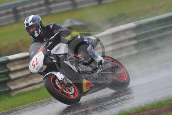 Mallory park Leicestershire;Mallory park photographs;Motorcycle action photographs;event digital images;eventdigitalimages;mallory park;no limits trackday;peter wileman photography;trackday;trackday digital images;trackday photos