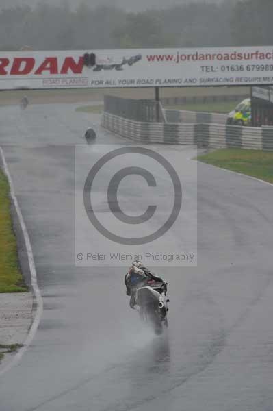 Mallory park Leicestershire;Mallory park photographs;Motorcycle action photographs;event digital images;eventdigitalimages;mallory park;no limits trackday;peter wileman photography;trackday;trackday digital images;trackday photos