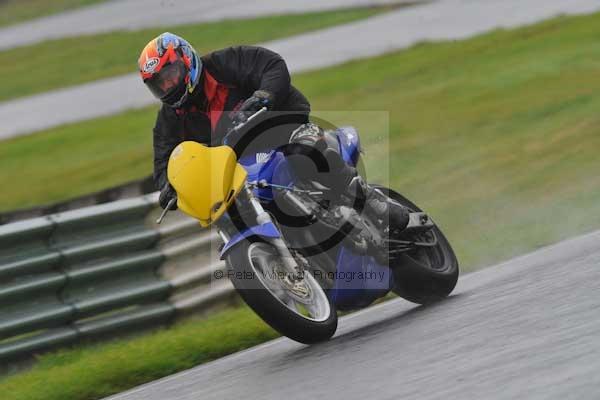 Mallory park Leicestershire;Mallory park photographs;Motorcycle action photographs;event digital images;eventdigitalimages;mallory park;no limits trackday;peter wileman photography;trackday;trackday digital images;trackday photos